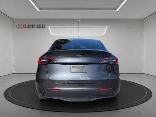 2025 Tesla Model Y Long Range Dual Motor All-Wheel Drive