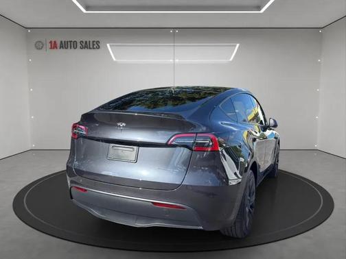 2025 Tesla Model Y Long Range Dual Motor All-Wheel Drive