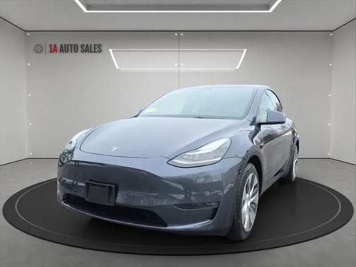 2022 Tesla Model Y Long Range Dual Motor All-Wheel Drive