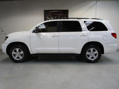 Super White 2016 Toyota Sequoia SR5
