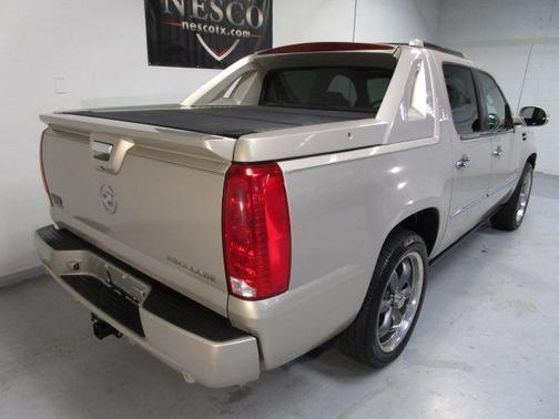 2011 Cadillac Escalade EXT Premium