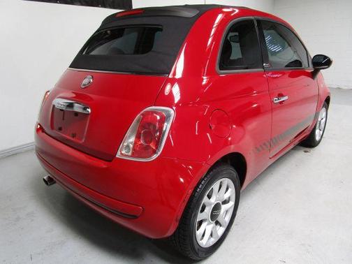 Rosso 2017 FIAT 500C Pop