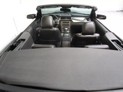 2010 Ford Mustang V6 Premium