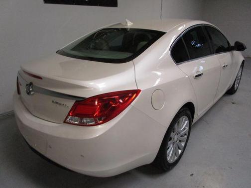 2012 Buick Regal Premium 1