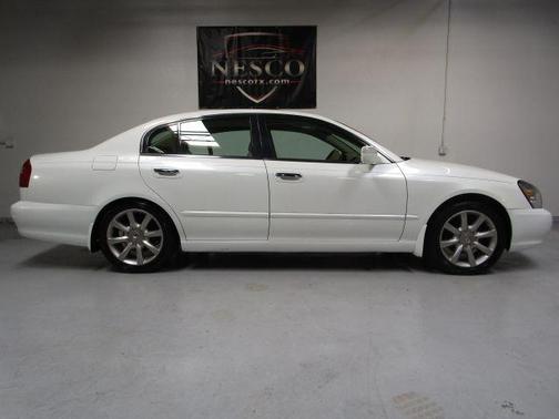 2002 INFINITI Q45