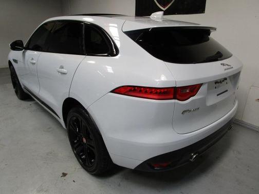 2017 Jaguar F-PACE 35t R-Sport