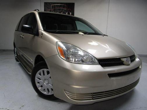 2005 Toyota Sienna LE