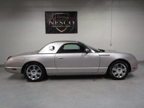 2004 Ford Thunderbird 