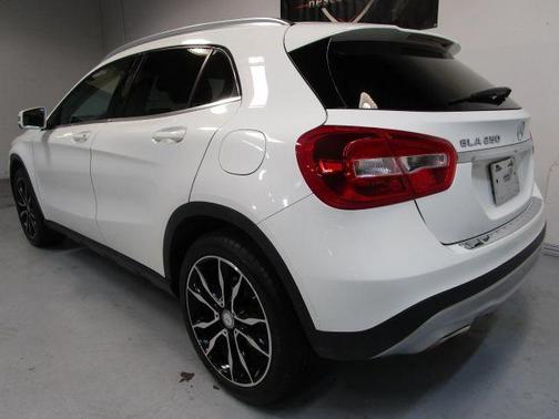 2017 Mercedes-Benz GLA 250 Base