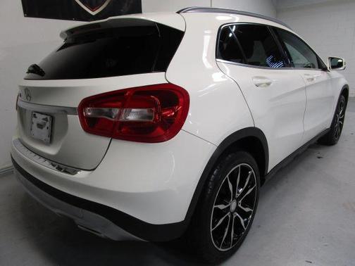 2017 Mercedes-Benz GLA 250 Base