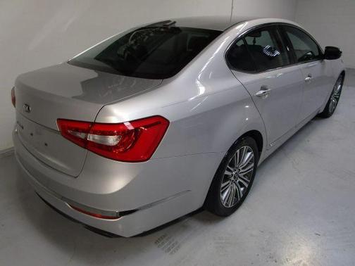 2016 Kia Cadenza Base (A6)