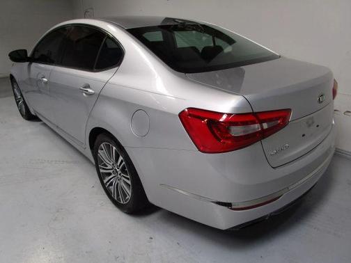 2016 Kia Cadenza Base (A6)
