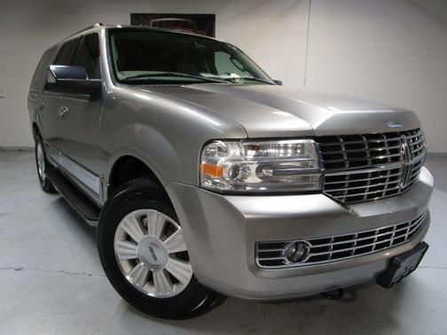 2008 Lincoln Navigator Base