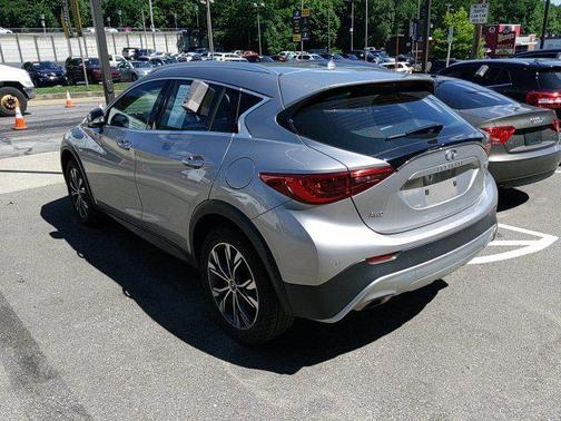 2018 INFINITI QX30 Premium