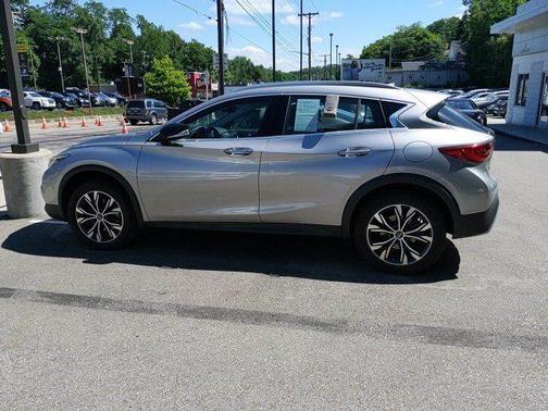 2018 INFINITI QX30 Premium