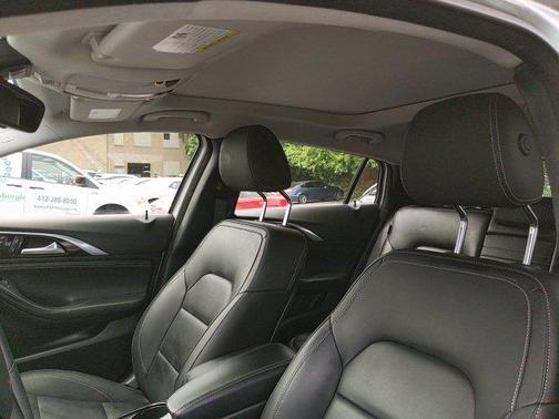 2018 INFINITI QX30 Premium