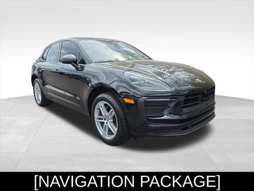 2022 Porsche Macan Base