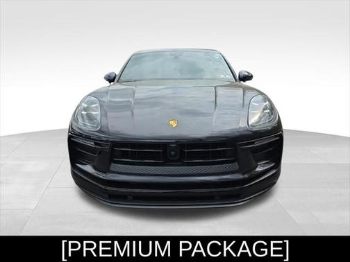 2022 Porsche Macan Base