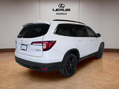 2022 Honda Pilot AWD Black Edition