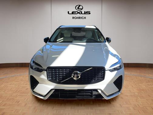 2025 Volvo XC60 B5 Core