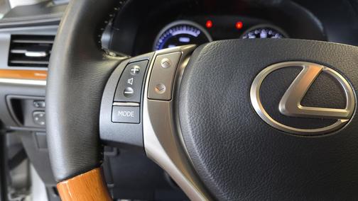 2013 Lexus ES 300h Base
