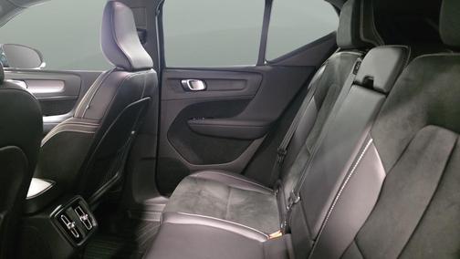 2021 Volvo XC40 T5 R-Design