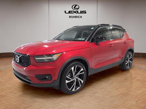 2021 Volvo XC40 T5 R-Design