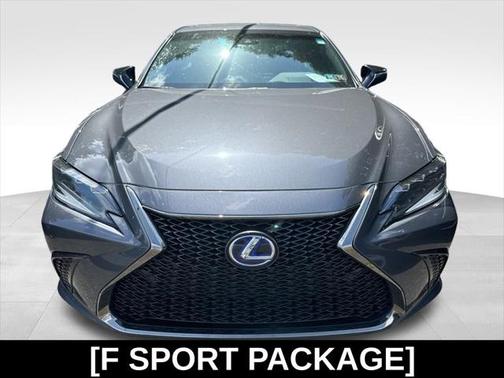 2022 Lexus ES 300h F SPORT