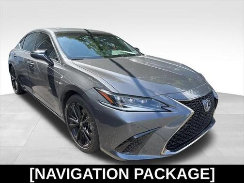 2022 Lexus ES 300h F SPORT