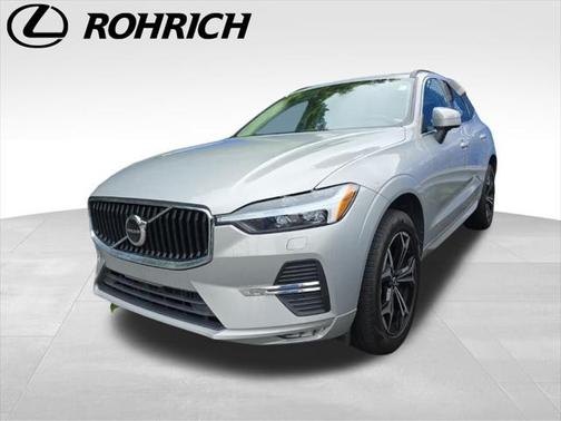 2022 Volvo XC60 B5 Momentum