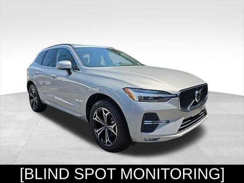 2022 Volvo XC60 B5 Momentum