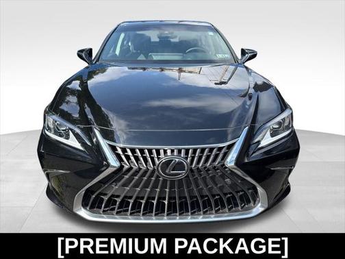 2023 Lexus ES 300h Base