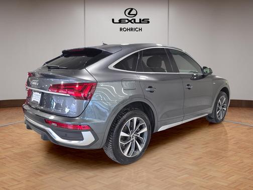 2022 Audi Q5 45 S line Premium Plus