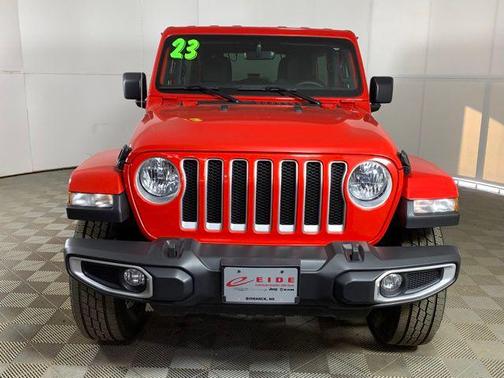 Firecracker Red Clearcoat 2023 Jeep Wrangler 4-Door Sahara