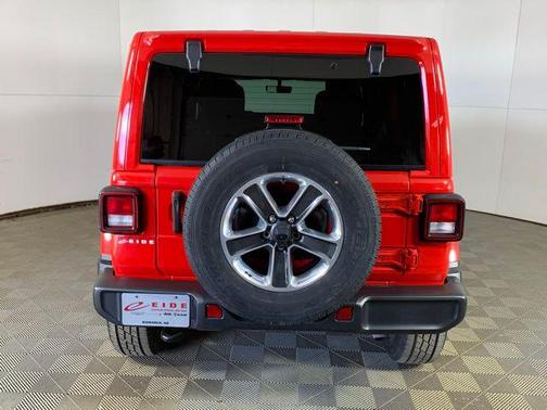 Firecracker Red Clearcoat 2023 Jeep Wrangler 4-Door Sahara