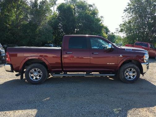 2022 RAM 2500 Laramie Crew Cab 4x4 6'4' Box