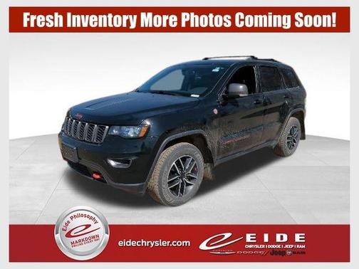 Diamond Black Crystal Pearlcoat 2020 Jeep Grand Cherokee Trailhawk
