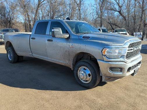 2024 RAM 3500 Tradesman Crew Cab 4x4 8' Box