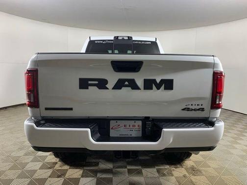 Bright White Clearcoat 2026 RAM 2500 Big Horn Crew Cab 4x4 6'4' Box