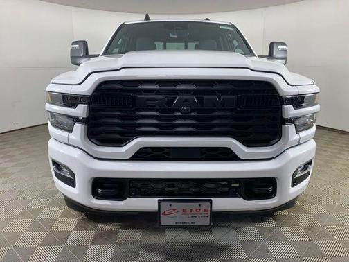 Bright White Clearcoat 2026 RAM 2500 Big Horn Crew Cab 4x4 6'4' Box