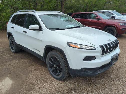 Bright White Clearcoat 2018 Jeep Cherokee Latitude