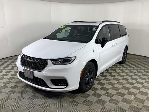 2023 Chrysler Pacifica Hybrid Limited