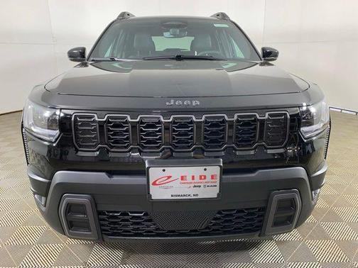 Diamond Black Crystal Pearlcoat 2026 Jeep Cherokee Limited