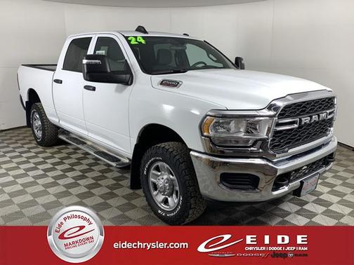 2024 RAM 2500 Tradesman Crew Cab 4x4 6'4' Box