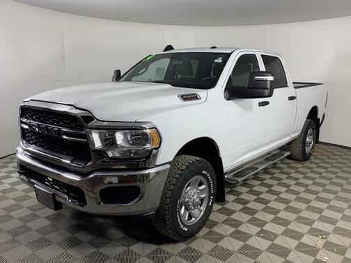 2024 RAM 2500 Tradesman Crew Cab 4x4 6'4' Box
