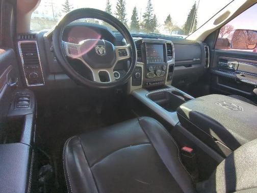 2017 RAM 2500 Laramie Crew Cab 4x4 6'4' Box