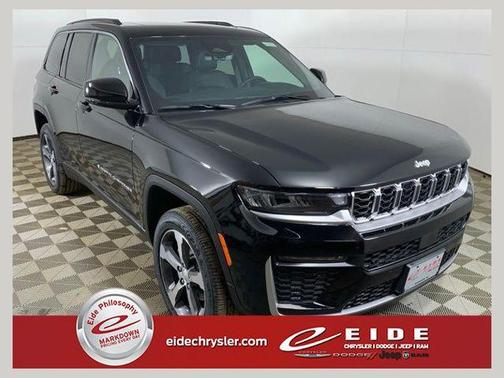 Diamond Black Crystal Pearlcoat 2026 Jeep Grand Cherokee Limited SUV