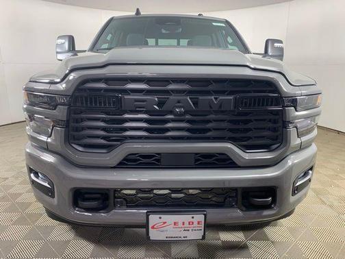 Ceramic Gray Clearcoat 2026 RAM 2500 Big Horn Crew Cab 4x4 6'4' Box