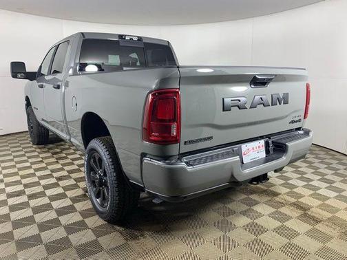 Ceramic Gray Clearcoat 2026 RAM 2500 Big Horn Crew Cab 4x4 6'4' Box