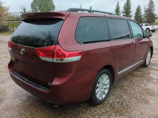 2012 Toyota Sienna XLE